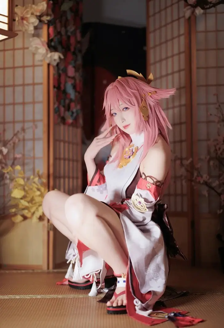 Ngắm Yae Miko - Genshin Impact phiên bản cosplay tràn viền